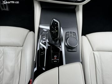 Car image 35