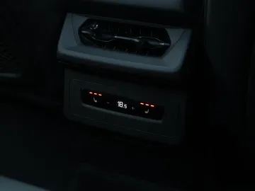 Car image 43