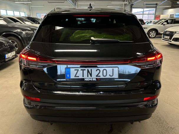 Audi Q4 50 quattro e-tron 82 kWh 221 kW image number 7