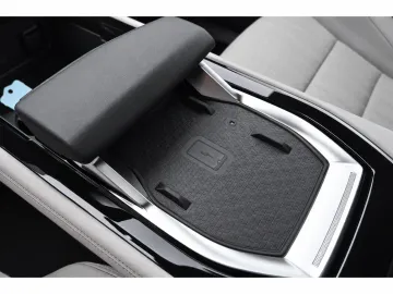 Car image 29