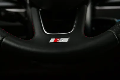 Car image 35