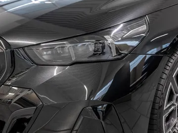 Car image 32