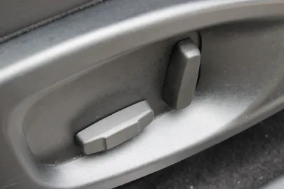 Car image 37
