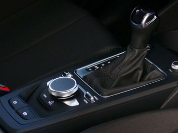 Car image 35