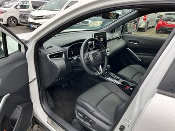 Car image 12