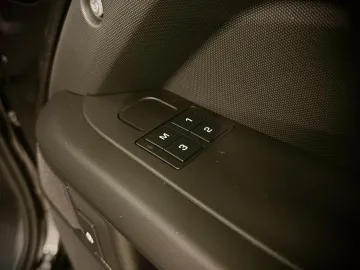 Car image 42