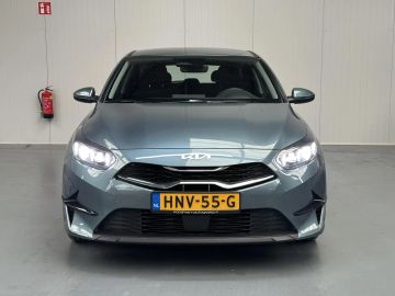 Car image 26