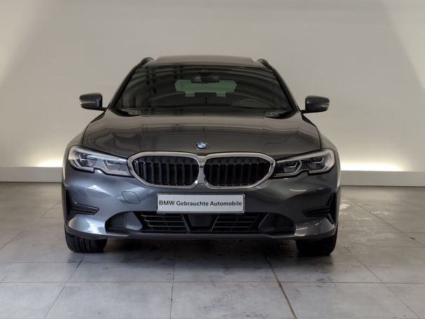 BMW 330e Touring Advantage xDrive 215 kW image number 2