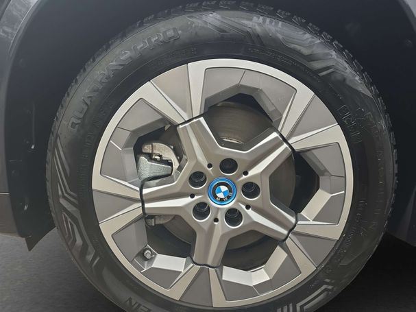 BMW iX1 xDrive30 230 kW image number 9