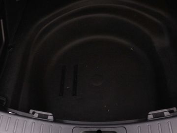 Car image 37