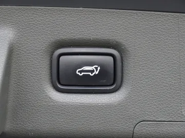 Car image 47