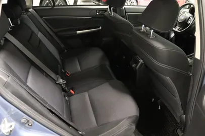 Car image 26