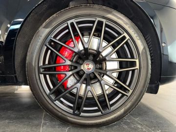 Car image 27