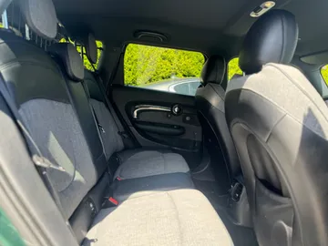 Car image 35