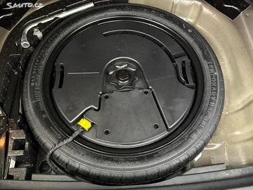 Car image 28