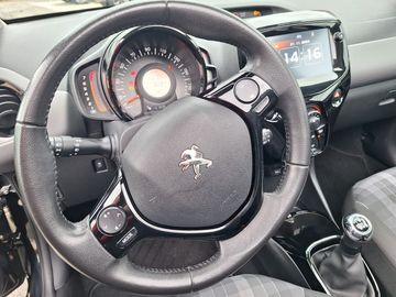 Car image 10