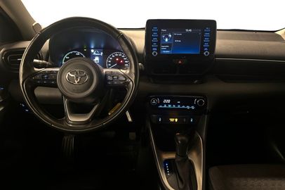 Car image 12