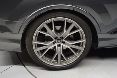 Car image 33