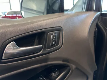 Car image 43