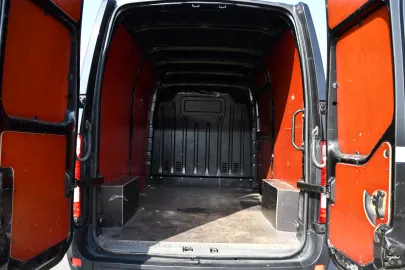 Car image 35