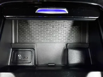 Car image 42