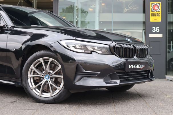 BMW 320 e Touring Sport Line xDrive 150 kW image number 19