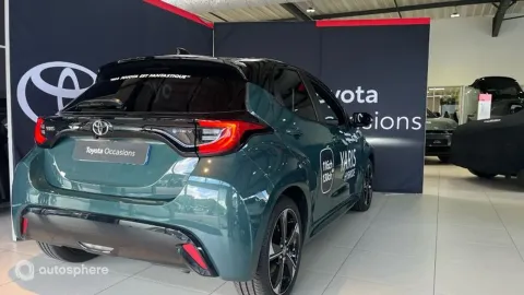 Car image 3