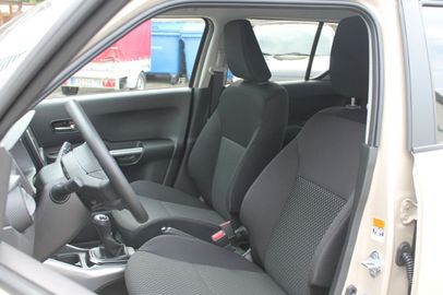 Car image 9