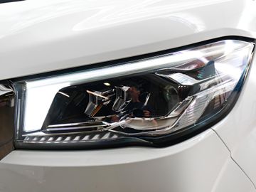 Car image 26