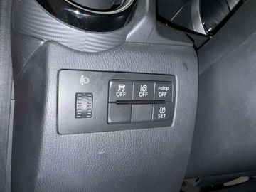 Car image 26