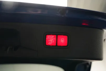 Car image 33