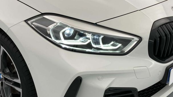 BMW 118i 100 kW image number 18