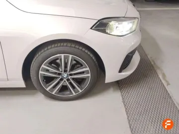 Car image 31