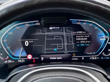 Car image 32