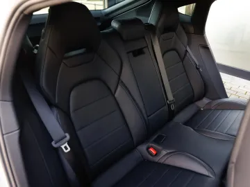 Car image 36