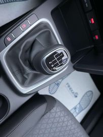 Car image 30