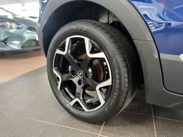 Car image 30