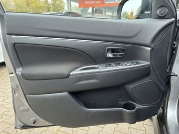 Car image 38