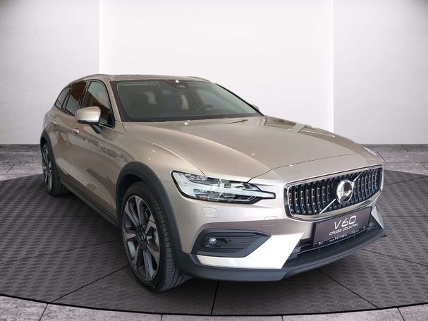 Volvo V60 Cross Country AWD B4 145 kW image number 14