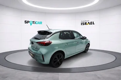 Car image 5