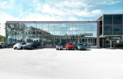 Car image 22