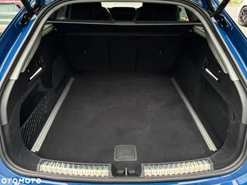 Car image 40