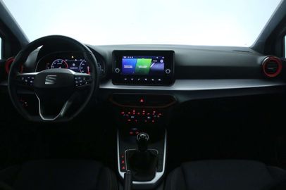 Car image 10