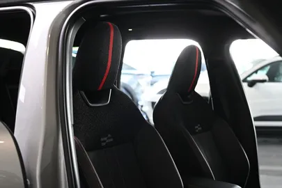 Car image 30