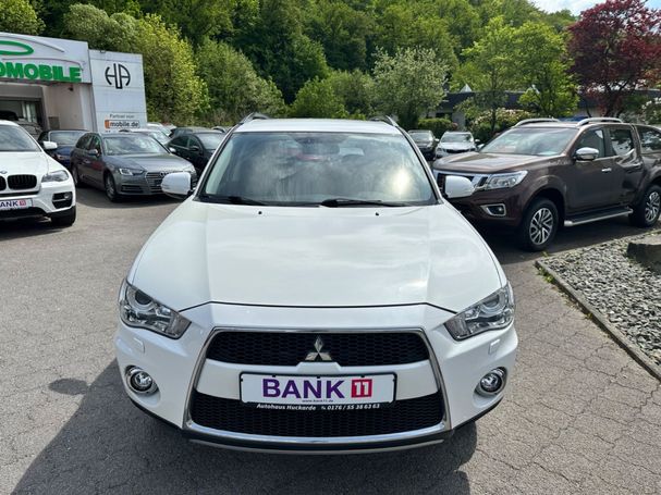 Mitsubishi Outlander 2WD 35 Jahre 108 kW image number 3