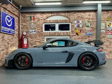 Car image 3