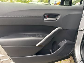 Car image 13