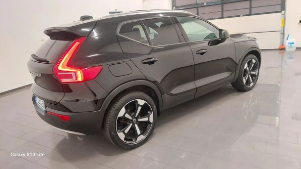 Volvo XC40 D3 110 kW image number 3