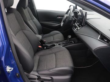 Car image 30