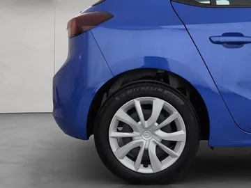 Car image 29
